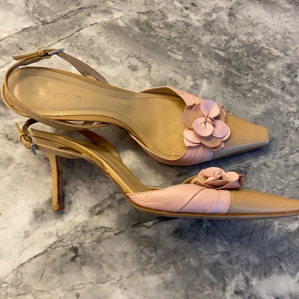 Ann Taylor nude slingback stiletto with roses!